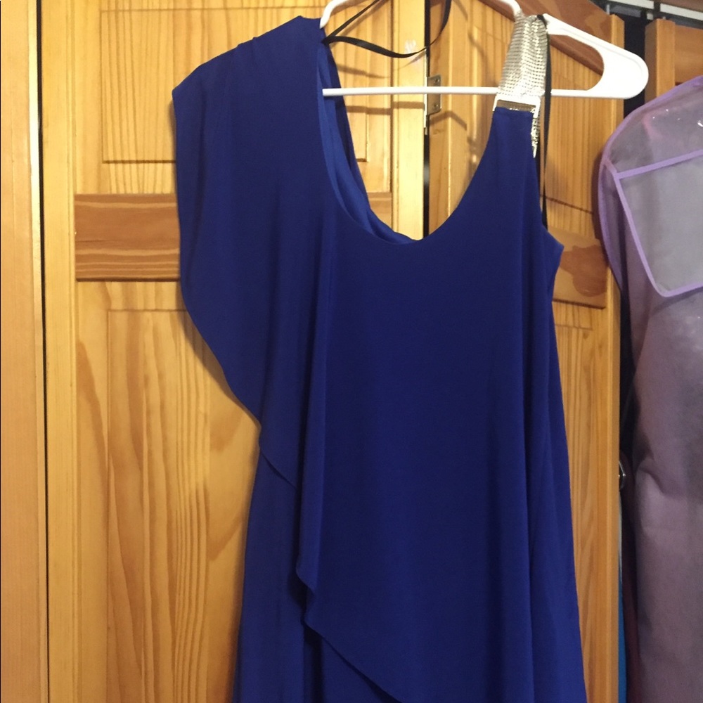 Dress - Picture 2 of 3